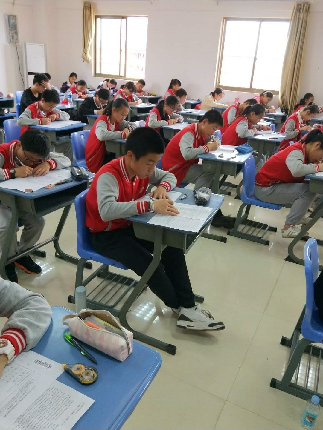 E:\雜項(xiàng)\稿費(fèi)\2019\聚仁堂稿件4月\南昌現(xiàn)代外國語學(xué)校已修改的文章(1)\南昌現(xiàn)代外國語學(xué)校已修改的文章\一朝耕耘 一朝收獲\期中\(zhòng)微信圖片_20190425203954.jpg E:\雜項(xiàng)\稿費(fèi)\2019\聚仁堂稿件4月\南昌現(xiàn)代外國語學(xué)校已修改的文章(1)\南昌現(xiàn)代外國語學(xué)校已修改的文章\一朝耕耘 一朝收獲\期中\(zhòng)微信圖片_20190425203954.jpg